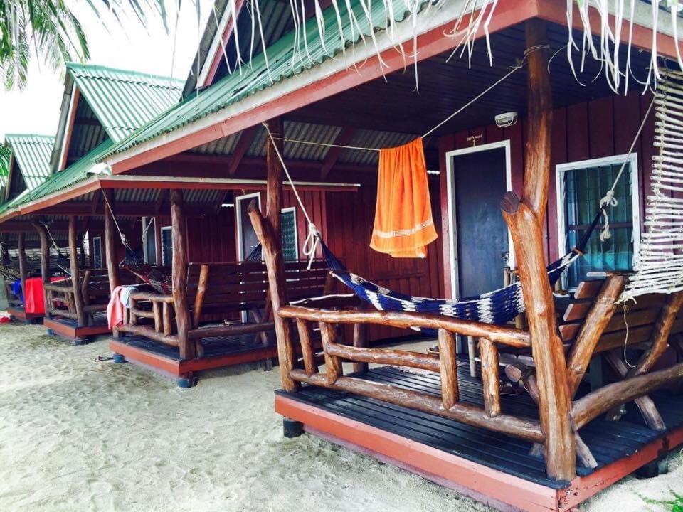 Beer'S House Bungalows เบียร์เฮ้าส์บังกะโล Ban Lamai Exteriör bild